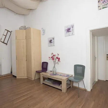 Lovro Studio Apartments