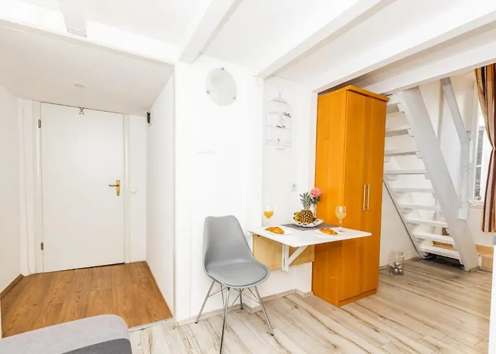 Lovro Studio Apartments 아파트