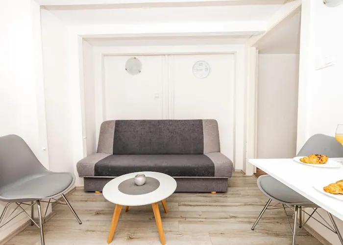 Lovro Studio Apartments * 두브로브니크