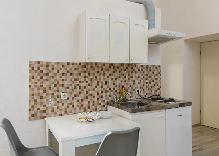 Lovro Studio Apartments
