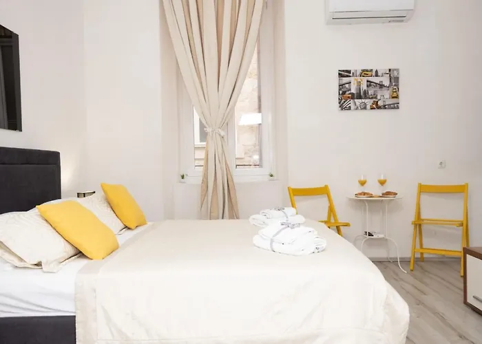 Lovro Studio Apartments 公寓