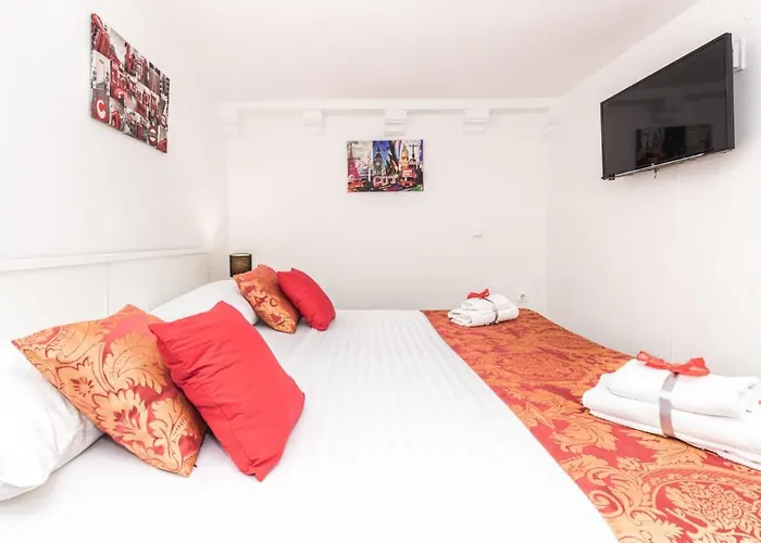 Lovro Studio Apartments *